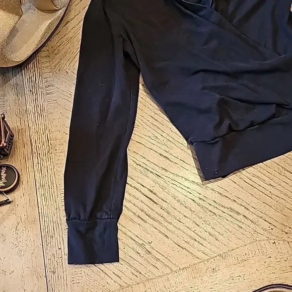 Black workout crossbody sweater size S NordicTrack - Picture 2 of 7